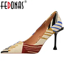 FEDONAS/Новые весенние туфли-лодочки из флока с принтом в виде граффити; пикантные женские туфли-лодочки с острым носком; элегантные Брендовые женские туфли на необычном каблуке; женская обувь для выпускного вечера