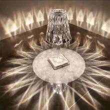 Lampe de Table en diamant acrylique Rechargeable par USB, luminaire décoratif d'intérieur, idéal pour une chambre à coucher ou comme cadeau