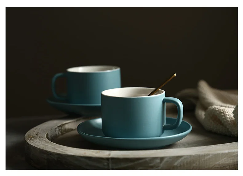 Скандинавские Роскошные кофейные чашки и блюдце набор бытовой послеобеденный чай чашка с чашкой Европейский минималистичный керамическая чашка для молока 230 мл