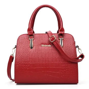 

Summer in Europe and the new crocodile grain crescent packages fashionable joker one shoulder bags