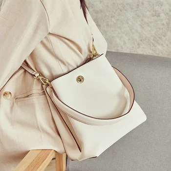 

Genuine Leather Ladies Bag Large Capacity Bucket Bags Female Shoulder Messenger Bag Mochila Crossbody Bags for Women Women Bag