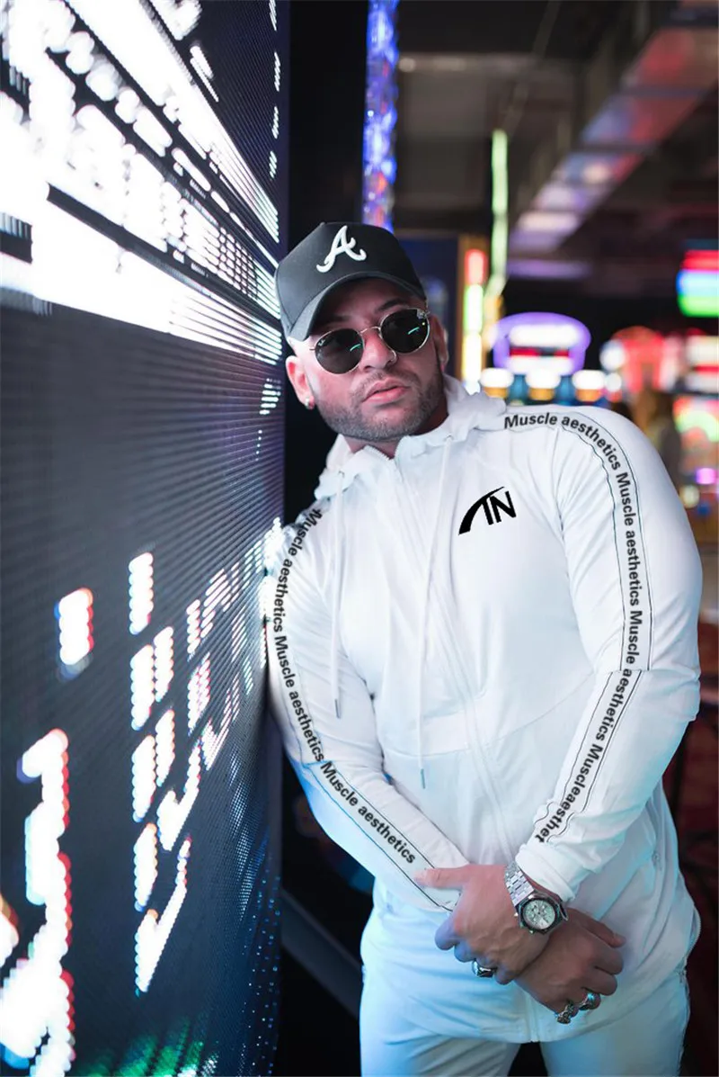 

New street fashion sets, the man in the sport jogging sets tracksuit men Chandal Hombre Trainingspak Mannen Track Suit Jo