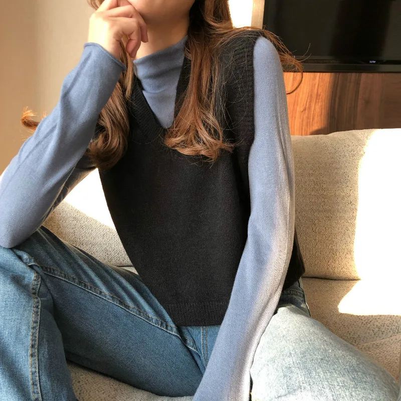 Soild Color Women V-neck Sweaters Vest New Fashion Korean Style Short Knit Female Sweaters Vest Casual Loose Women Tops
