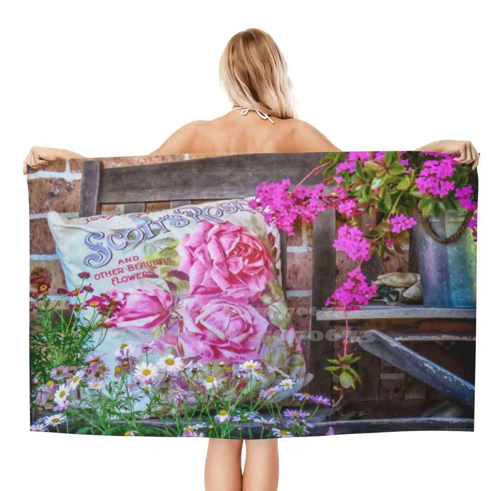 Happy Place Asciugamano Da Bagno In Microfibra Telo Mare Wallaroo Cottage Portico Veranda Fiori Rose Seat Bench Cottage Pot Plants