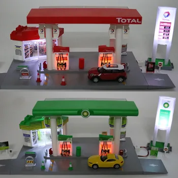 

1:64 simulation Children's toys with sound and light gas station road sign scene decoration model set with car oil tanker gifts