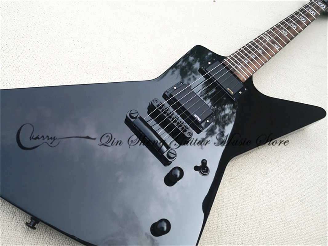 Изготовленная на заказ 6-струнная электрическая гитара черная неправильной