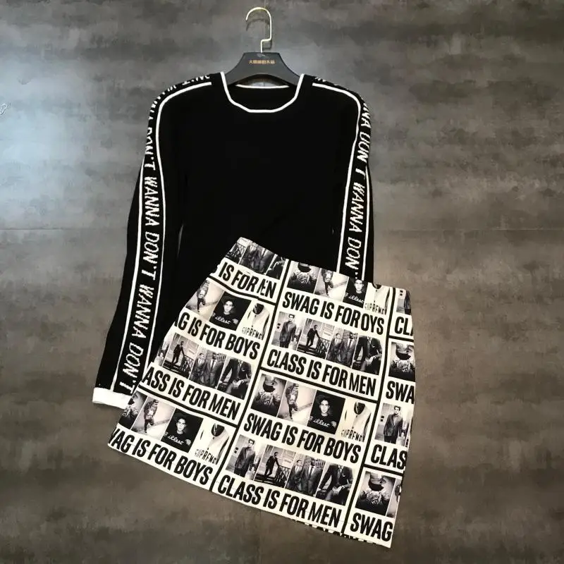 autumn new shoulder sleeves side letters black and white contrast color round neck long-sleeved knit sweater women