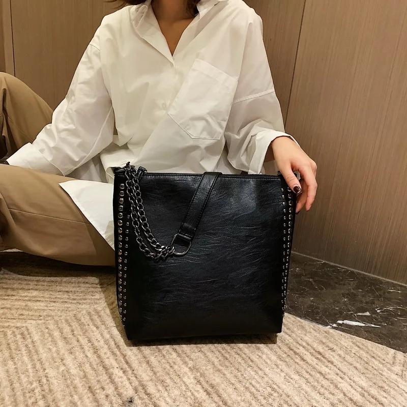 FaFashion Ретро женская сумка на цепочке Новая высококачественная мягкая PU кожаная женская дизайнерская сумка на плечо с заклепками