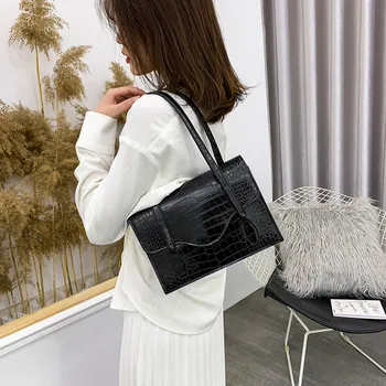 

2020 summer new Korean version of the Messenger bag handbag chain wild crack printing wild shoulder bags Women Shoulder Bags