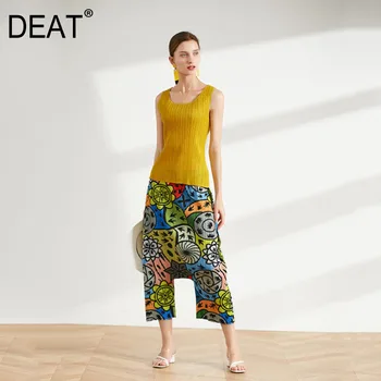 DEAT Pleated Suit Women Sleeveless Halter Solid Tshirt + Print Colorful Drop Harem Pants Two Piece Set 2021 Summer Fashion HT365 1