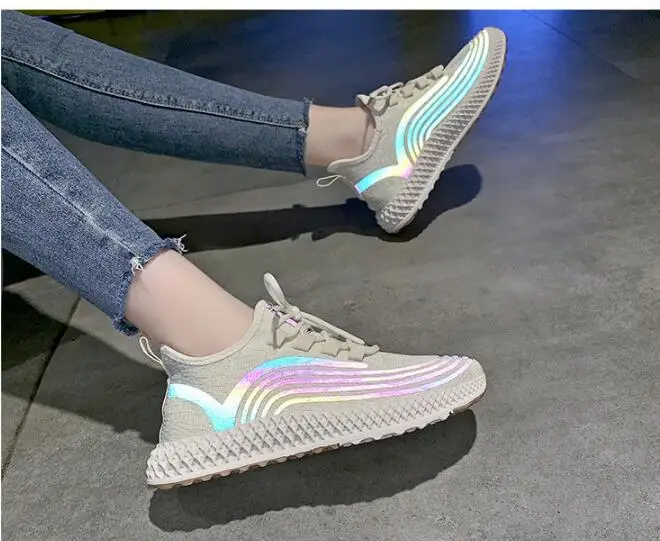 The new summer and fall styles are versatile and breathable casual shoes