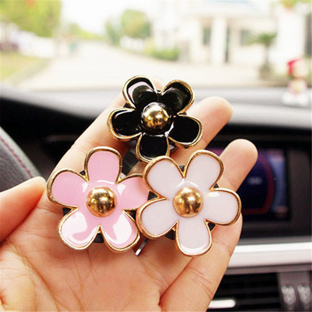 8286838389_1857706160