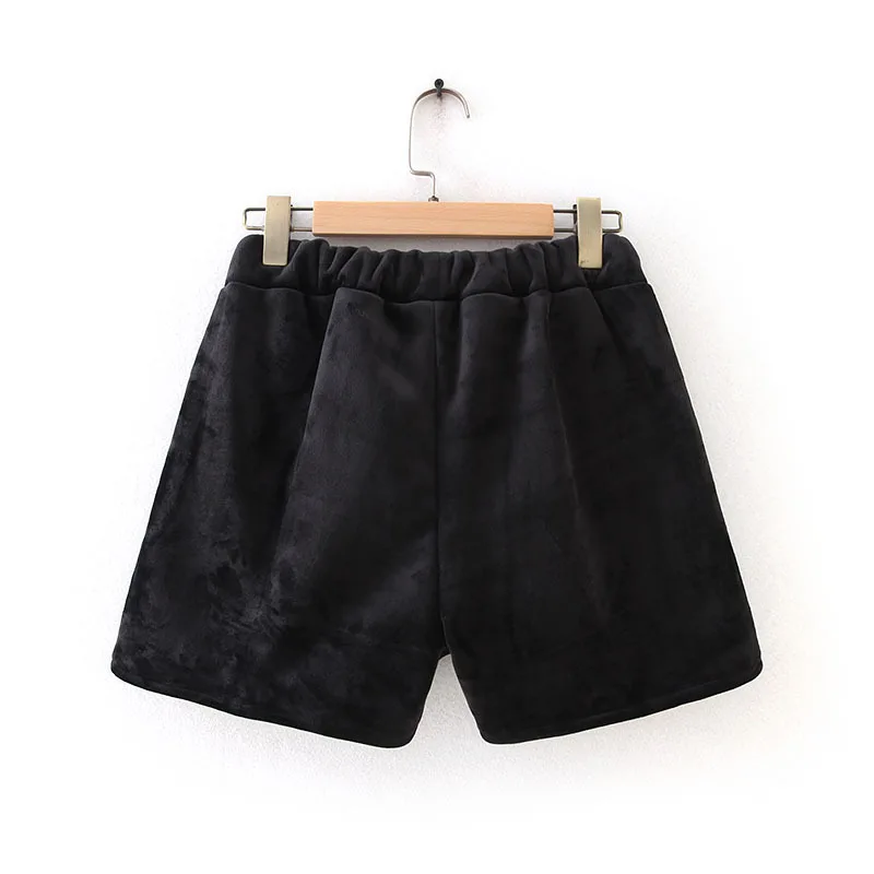Warm Thick Winter Shorts Women Plus Size XXXL 4XL Casual Loose Pleuche Shorts Black KKFY4283
