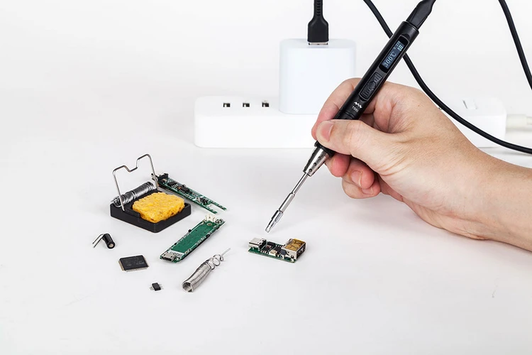 Electric Soldering Iron USB Type-c Power Supply Interface Standard Charging Head and Portable Power Supply for Moving Welding