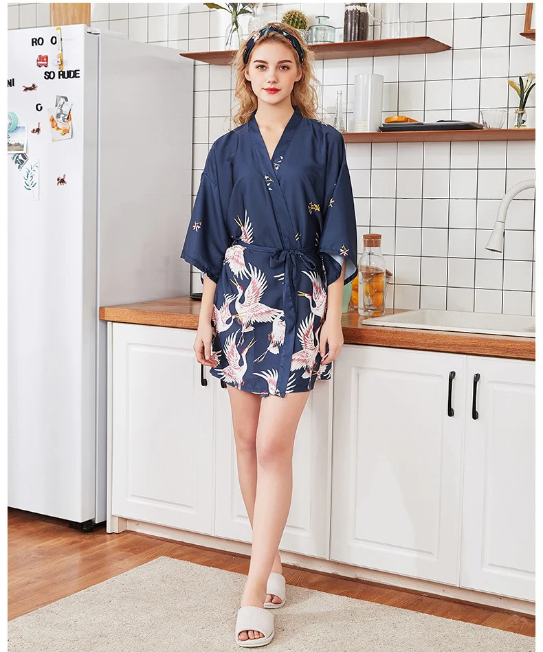 Women Silk Satin short Wedding Bride Bridesmaid Robe Kimono Robe Feminino Bath Large Size Peignoir Femme Sexy Bathrobe