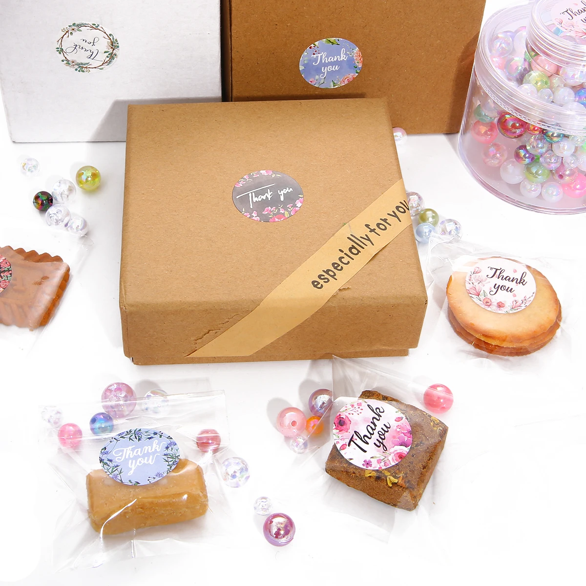 500pcs Gift Sealing Stickers Thank you Love Design Diary Scrapbooking Stickers Festival Birthday Party Gift Decorations Labels handbook stickers packaging stickers gift box stickers custom design stickers decorative stickers custom stickers stationery stickers decorative labels stickers self adhesive stickers alphabet label stickers paper stickers thank you stickers adhesive stickers embosser stickers cartoon stickers anime stickers diy scrapbooking accessories