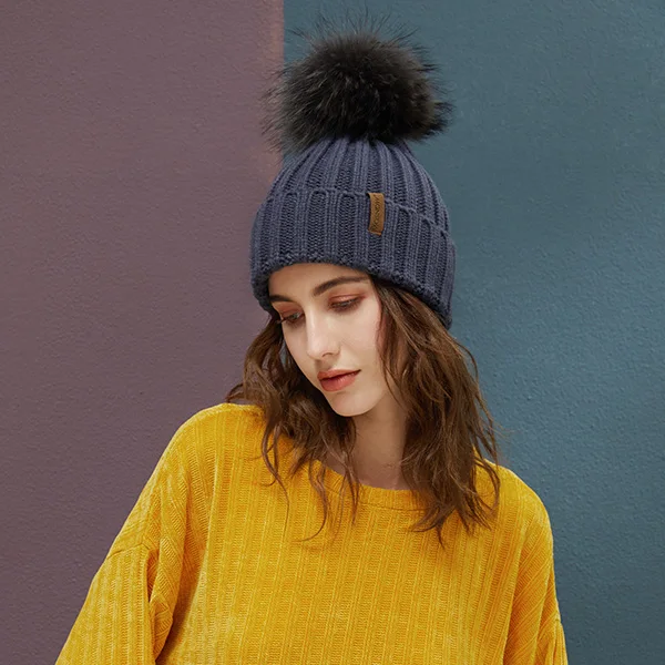 Темно-серый Pom Poms Beanies, зимняя шапка для женщин, Вязаная хлопковая Толстая шапка с натуральным мехом енота, новинка, модная теплая шапка - Цвет: Темно-серый