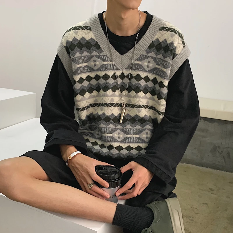 

2019 Men's Lovers V-collar Pullover Lattice Printing Coats Vest Sleeveless Knitting Grey/red/khaki Color Sweater Vest Size M-2XL