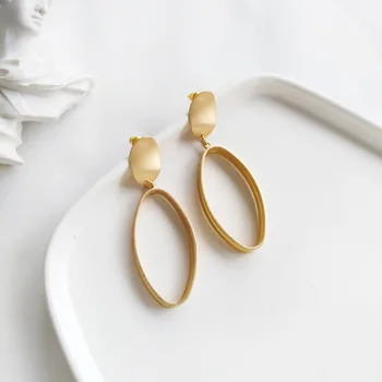 

S925 Silver Creative Non-mainstream Earrings Retro Matte Layering Earrings Clip-on Simple Oval Pierceless H08