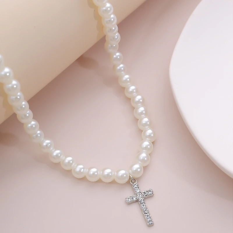 Vintage Pearl Necklace Crystal Cross Rhinestone Pendant Simply Pearl Beads Cross Chokers Necklaces Women Fashion Jewelry