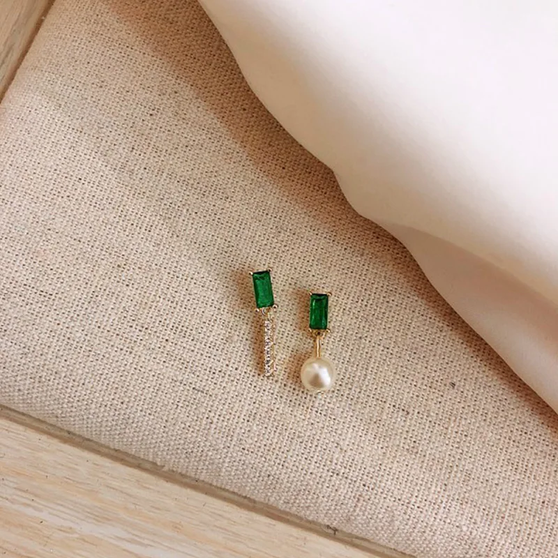 

Light Luxury Small Earrings Emerald Green Crystal Pearl Asymmetric Cute Earrings For Women
