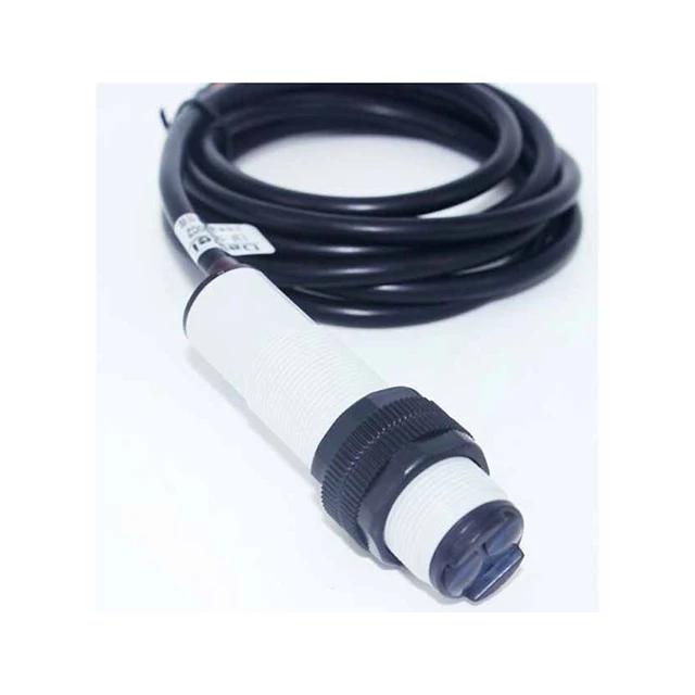 

A15-- E3F-DS200C1 detection distance 2M infrared induction diffuse reflection proximity switch three-line NPN normally o