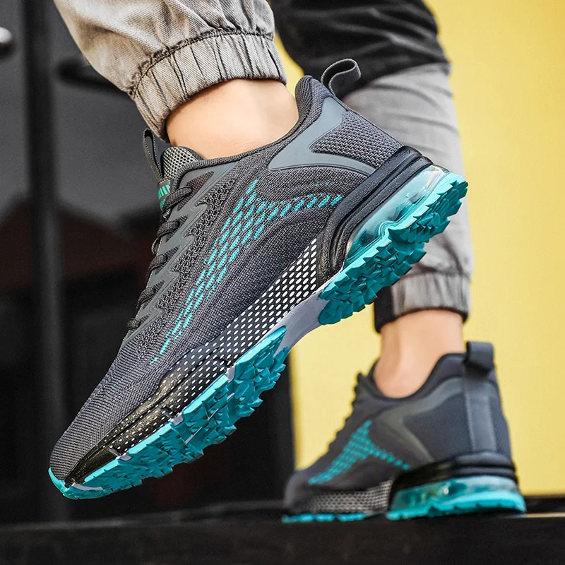 runner sports shoes price