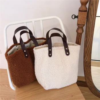 

2020 new Retro lamb swool female bag large capacity simple plush handbag source of supply Japanese shoulder bag