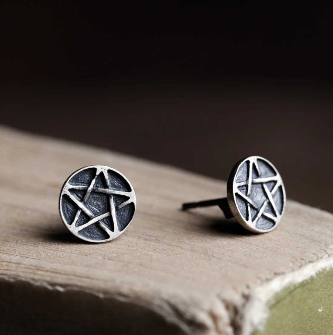 

New s925 sterling silver five-pointed star retro beautiful and generous earrings round simple wild earrings