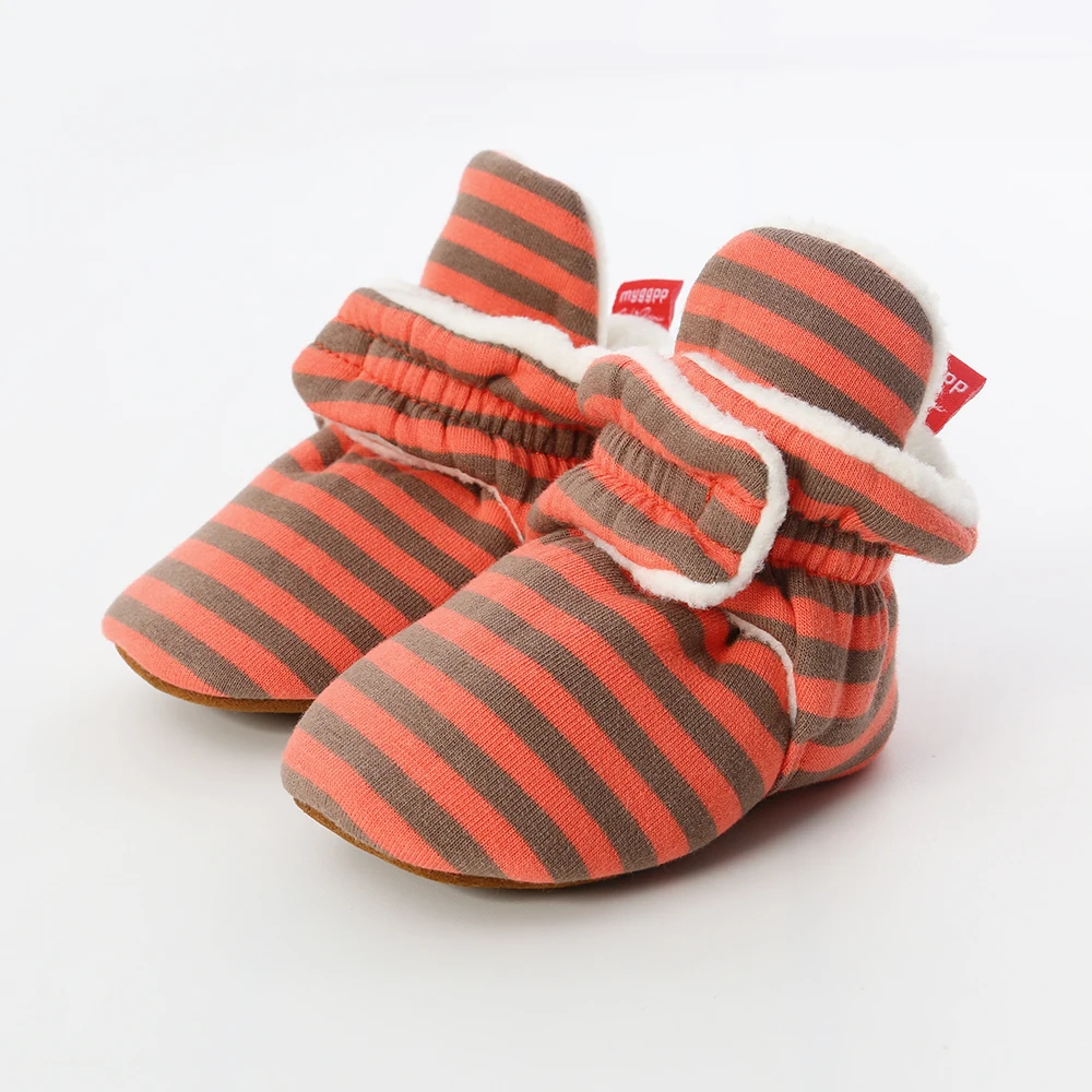 Пинетки для новорожденных мальчиков и девочек; зимняя теплая обувь; обувь для кроватки на мягкой подошве; Нескользящие тапочки для малышей; домашние тапочки; 0-18 месяцев - Цвет: Оранжевый