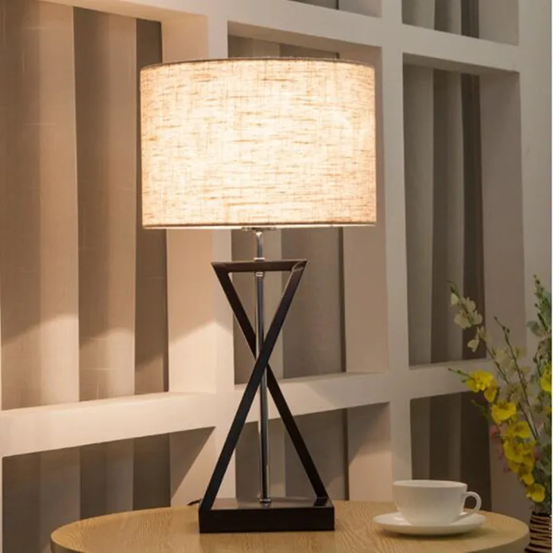 

Современная настольная лампа в скандинавском стиле, простой креативный светильник для спальни, гостиной, дома, отеля, лампа для теплого и романтического прикроватного столика