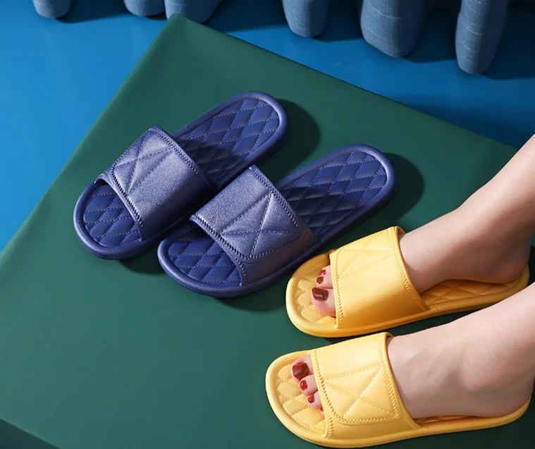 2021 new summer sand slippers female home bathroom anti-slip couple model fashion sandals wear red net shoes UG-18