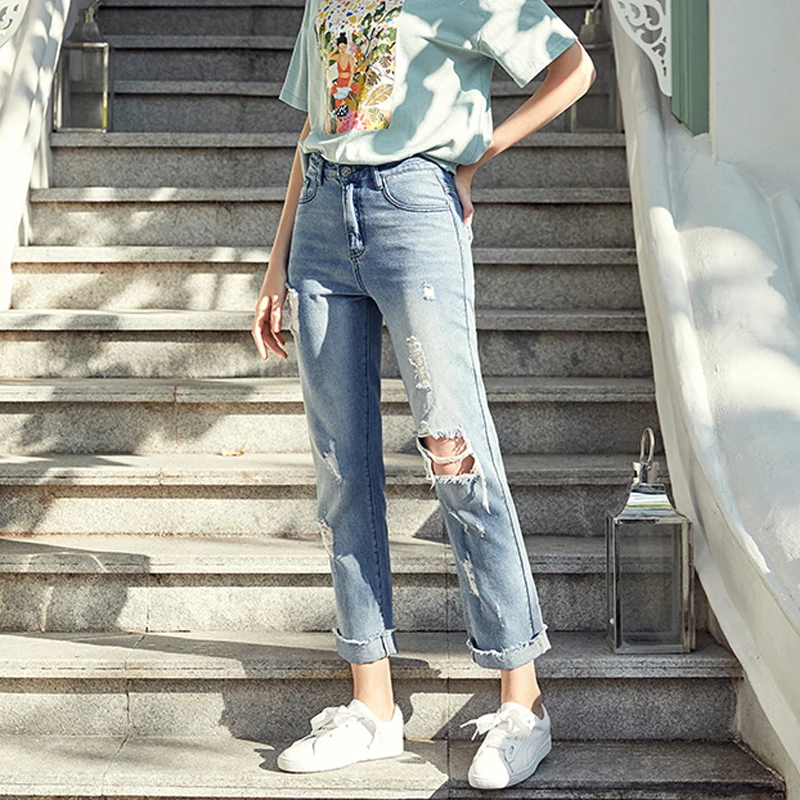 

ARTKA 2020 Spring New Women Jeans Fashion High Waist Jeans Loose Casual Straight Denim Trousers Ripped Jeans For Women KN10895Q