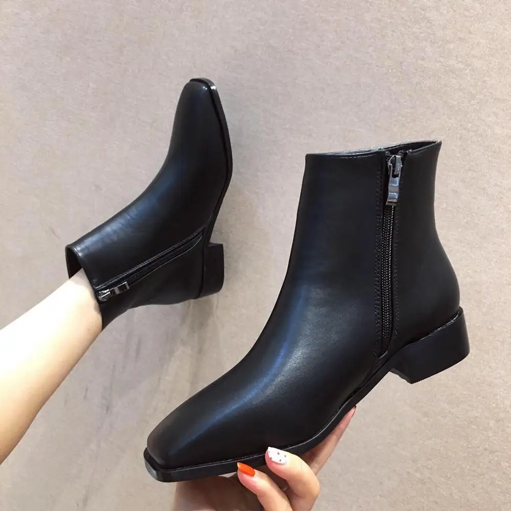 

Lace Up Shoes Lady Boots Winter Women Low Heels booties Bootee Woman 2019 Luxury Designer Ladies Rubber Ankle Fashion Flat
