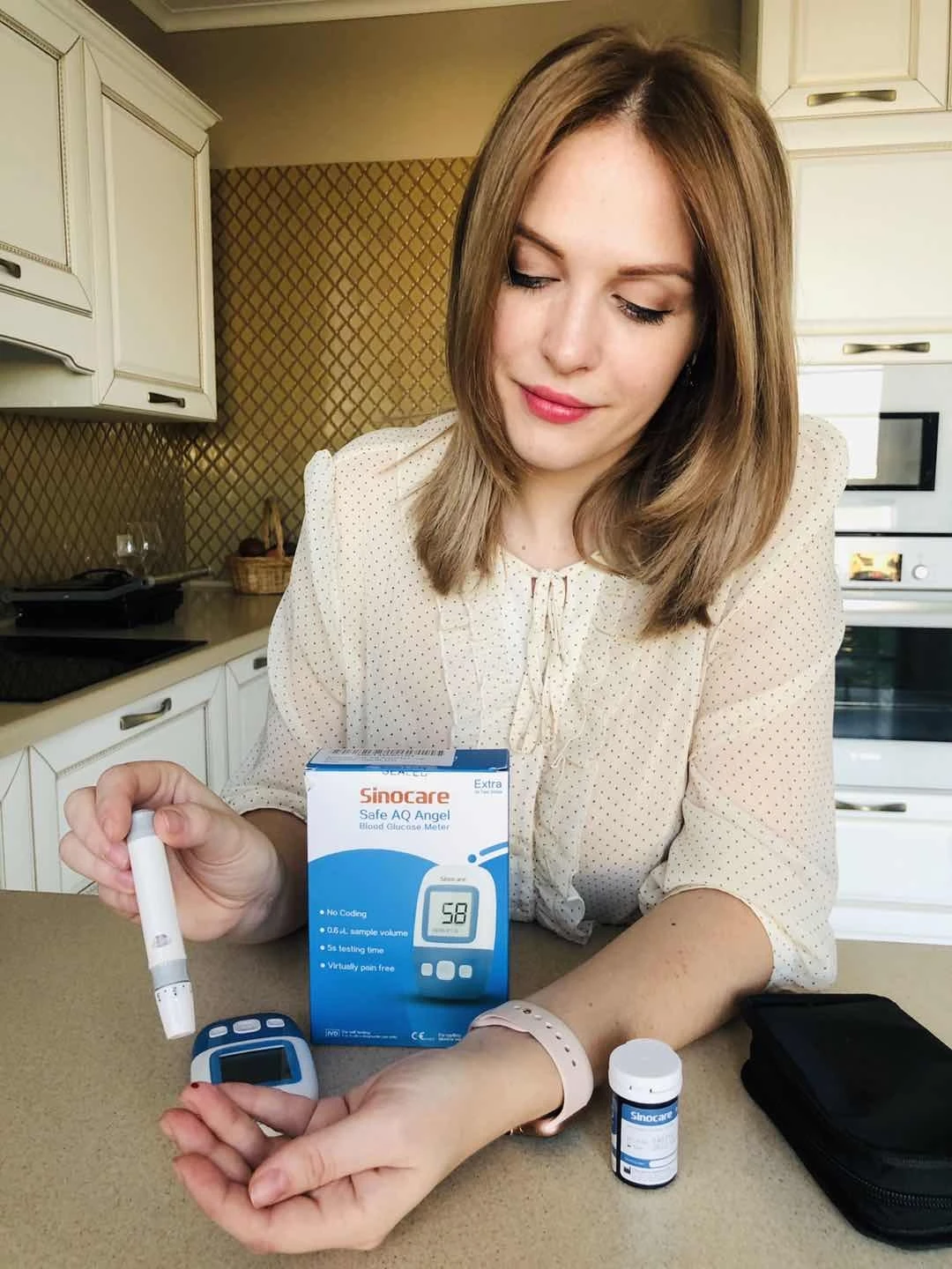 Sinocare Safe AQ Angel Blood meter kit 25 meter kit 100 Glucose Meter Glucometer and Test Strips Needles Diabetes Medical Device blood glucose monitor,blood glucose strips,blood test meter,blood test strips,medical blood test kit