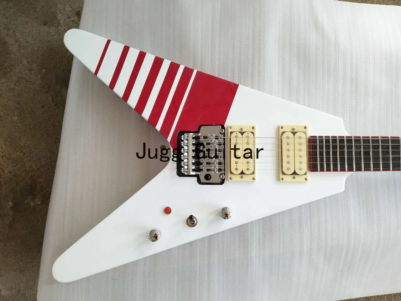 Jack Son Killswitch Buckethead KFC белая Летающая V электрическая гитара 24 Джамбо Лада красная
