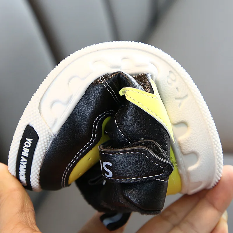 Children's Fashion Plus Cotton Sneakers Girls Leather Face Bang Shoes Winter New Non-slip Comfortable Children's Shoes