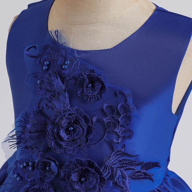 12390780032_1498729419