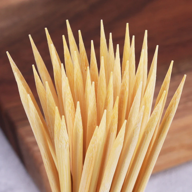 100pcs Bamboo Skewers Disposable Wooden Barbecue Grill Mats Candy Apple Stick Barbecue Skewers Bar Restaurant Utensil 20cm x4mm