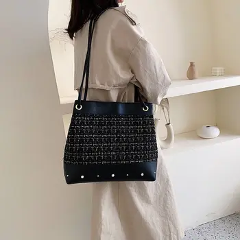 

Single Shoulder Bag Girl Bag 2019 New Fashion Slant Bag Rivet Bag Large Capacity Bucket Handbag crossbody bags for women