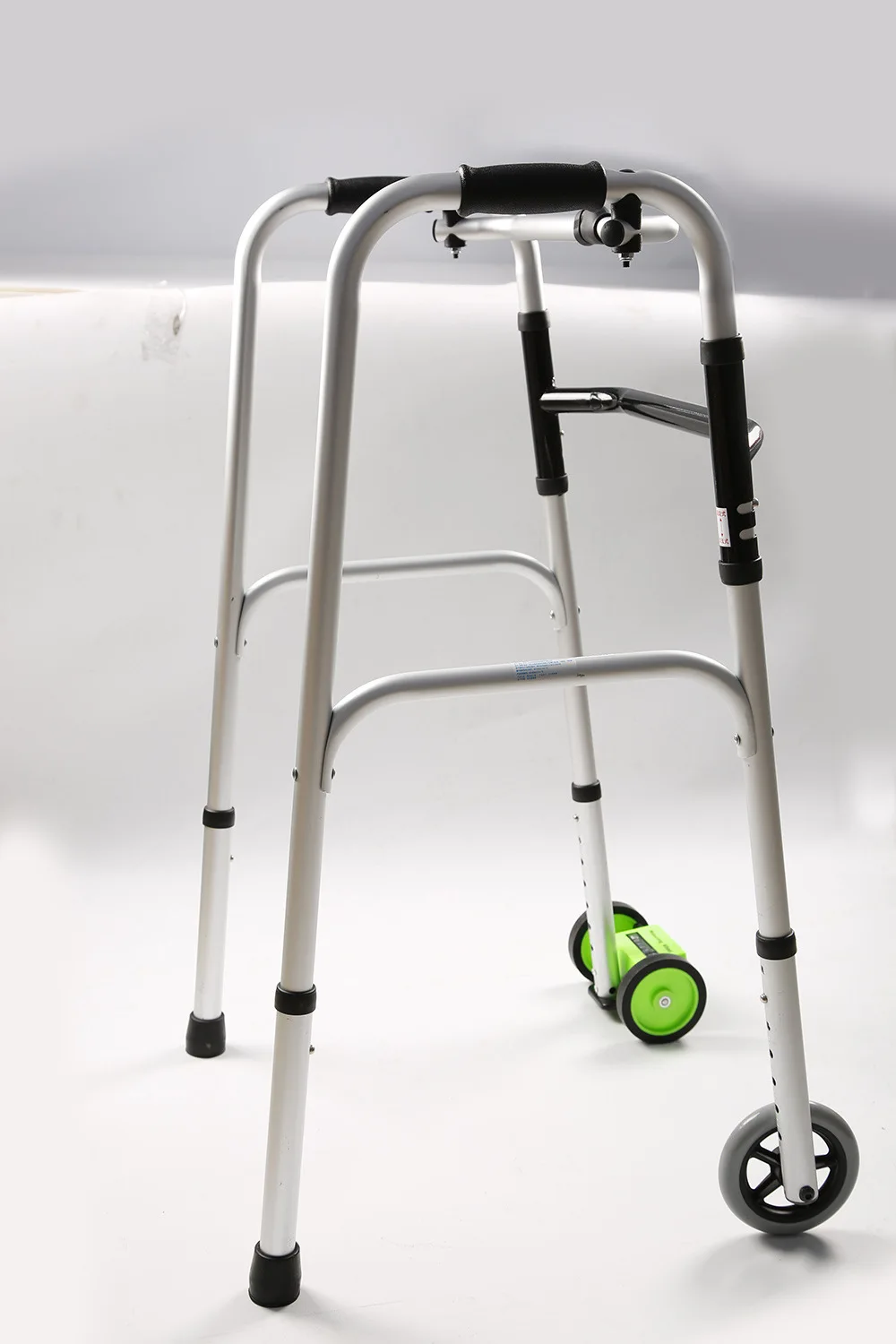 

Old Man Foldable Walking Aid Stainless Steel People with Disabilities Walking AIDS Four-foot Crutches Elderly People Pulley Walk