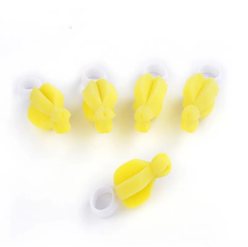 1pcs New 360 Degree Rotating Sponge Yellow Baby Nipple Brush Babies Teat Cleaning Feeding Bottle Brushes Infant Pacifier Cleaner