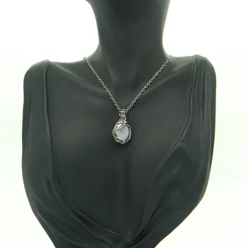 

BG-327 Pendant Necklace Silver Color Chain Moonstone Necklaces for Women Female Fashion Jewelry Gifts for Girl