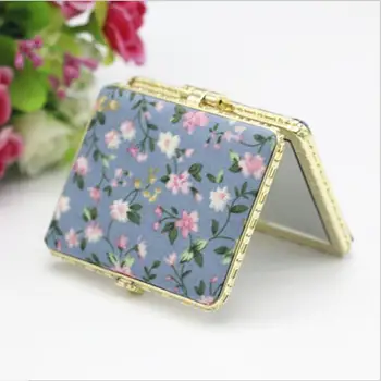 

1pc at random color Portable Mini Vintage Mirrors Compact Pocket Floral Two-side Folding Make Up Mirror Cosmetic Tool T0317