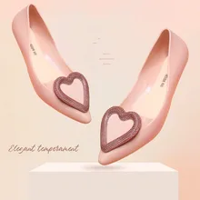 Новинка; прозрачная обувь из водонепроницаемого материала с острым носком и украшением в виде сердечек; яркие цвета; повседневные модели; три цвета на выбор; Милая пляжная обувь; B22-08