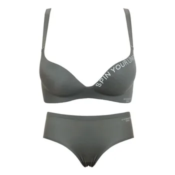

2pcs Seamless Underwear Set Women Lingerie Wire Free Bra Sets Solid Briefs Push Up Bra and Panties Girl Breathable Bra Brassiere