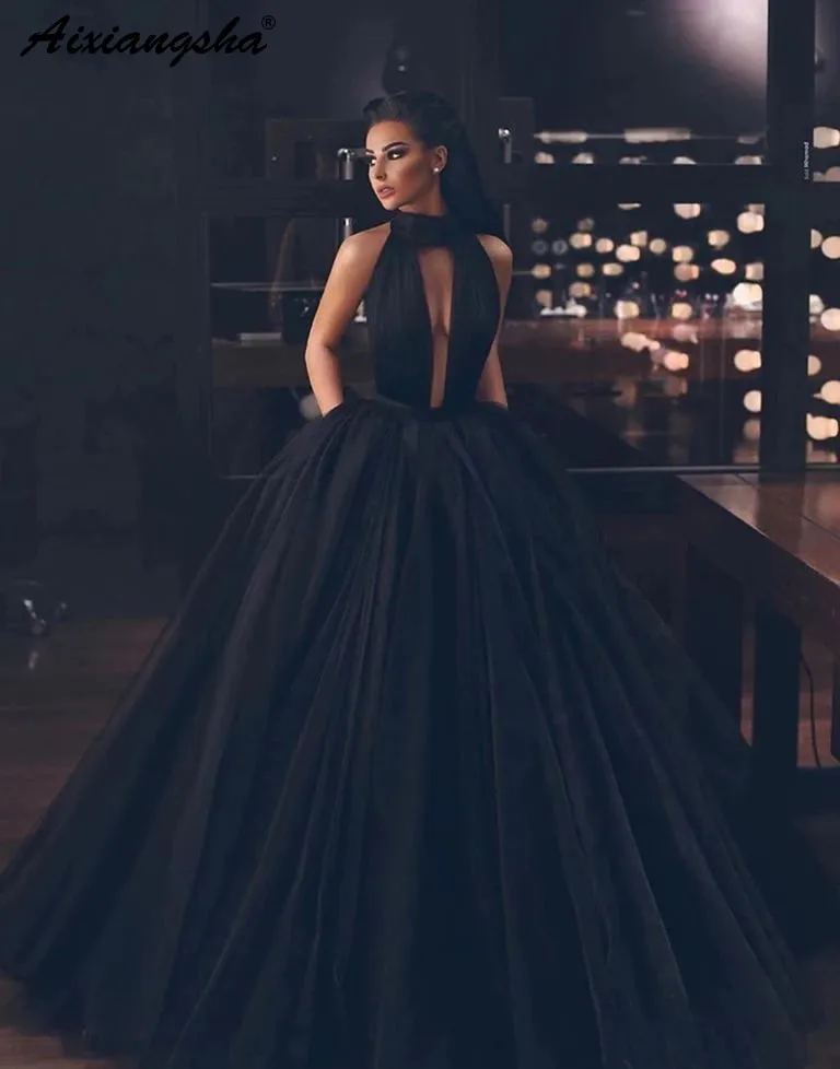 

Sexy 2020 Evening Dress Halter Black Plain Satin Prom Arabic Party Dress New Arrival Ball Gown vestidos de novia
