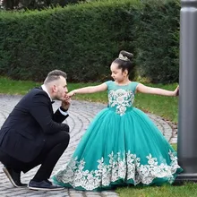 Бальное платье с цветочным узором для девочек кружевные расшитые с аппликацией фатиновые юбки с жемчужинами для первого причастия для малышей Дешевое Прозрачное платье с вырезом