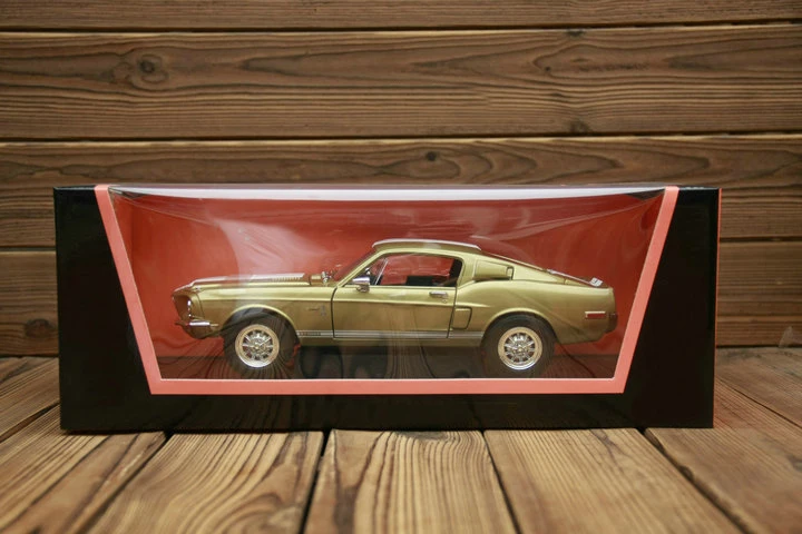 Изысканная 1:18 1968 500kr винтажная модель автомобиля из сплава Коллекционная модель двери можно открыть