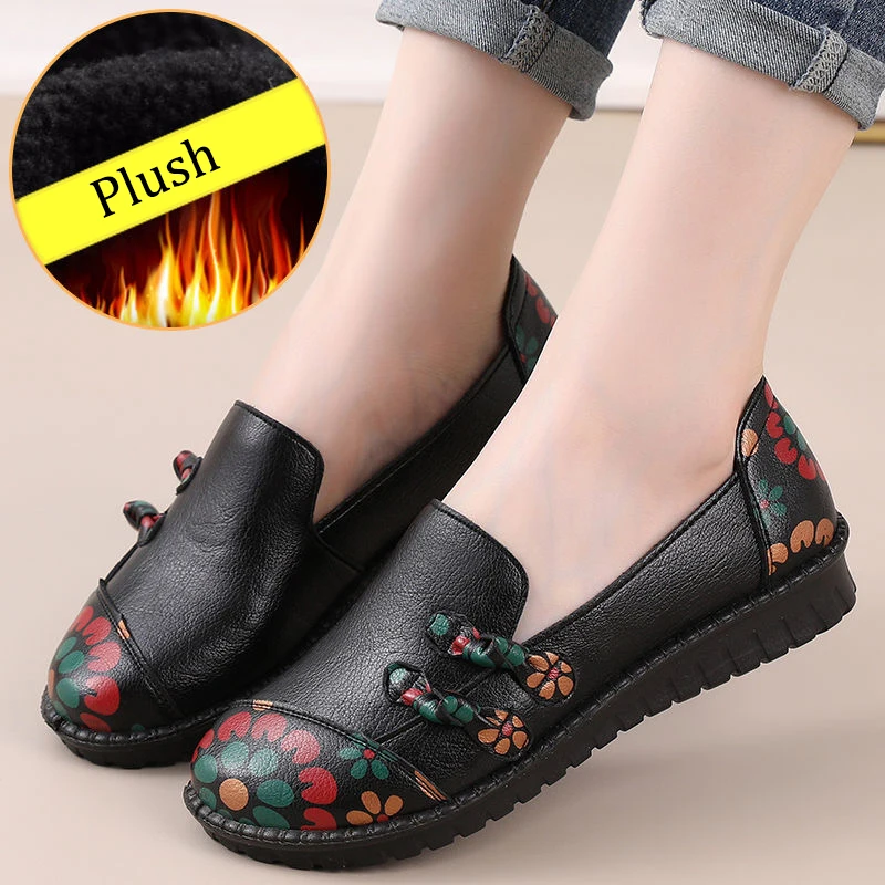 Chinese Traditional Flats Spring Leather Shoes Women's Loafers Floral Mom Fur Moccasins Ladies Woman Driving Shoes Plush Loafers 